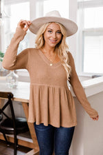 Afbeelding in Gallery-weergave laden, Chance To Shine Tan Peplum Waffle Knit Blouse
