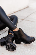 Afbeelding in Gallery-weergave laden, Deena Black Leather Platform Booties
