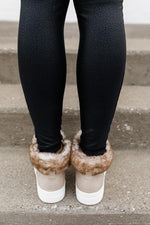 Afbeelding in Gallery-weergave laden, Millicent Beige Fur Lined Sneaker
