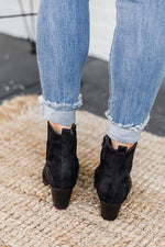 Afbeelding in Gallery-weergave laden, Zuri Black Pointed Toe Western Suede Boots
