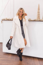 Load image into Gallery viewer, Surprise Entrance Cream Long Fur Coat
