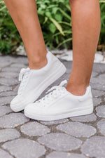 Load image into Gallery viewer, The Jenny Solid Sneakers White
